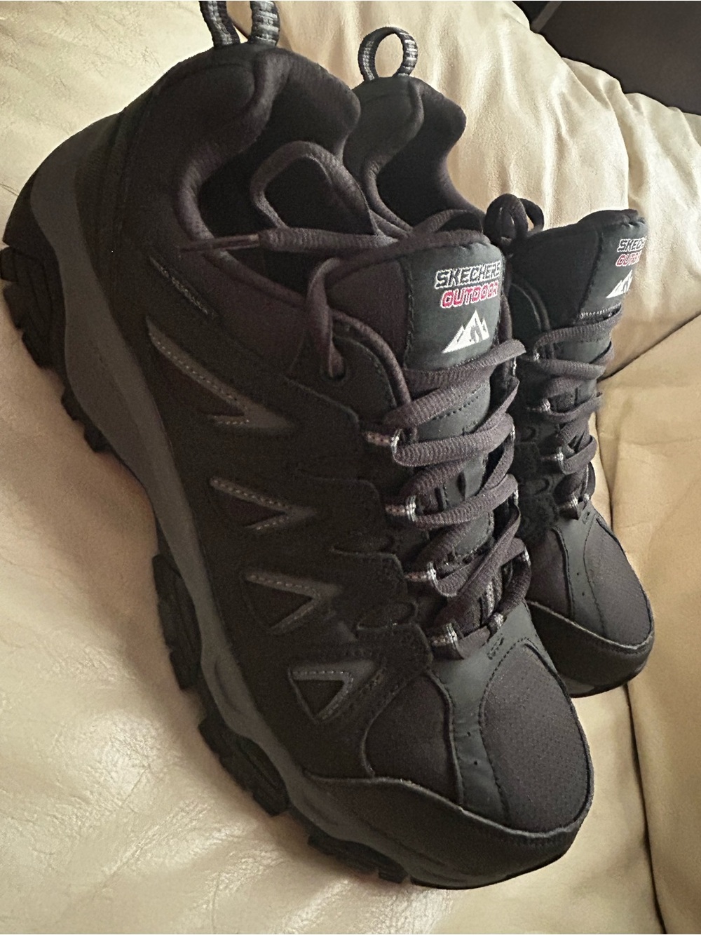 Skechers Men's Black Trail Running Sneakers Size 11 NWOT